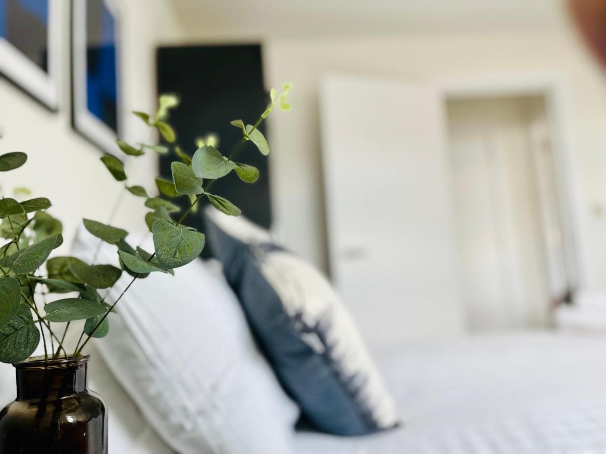 Fabulous One Bedroom Apartment Near Old Trafford Stadium Manchester Buitenkant foto